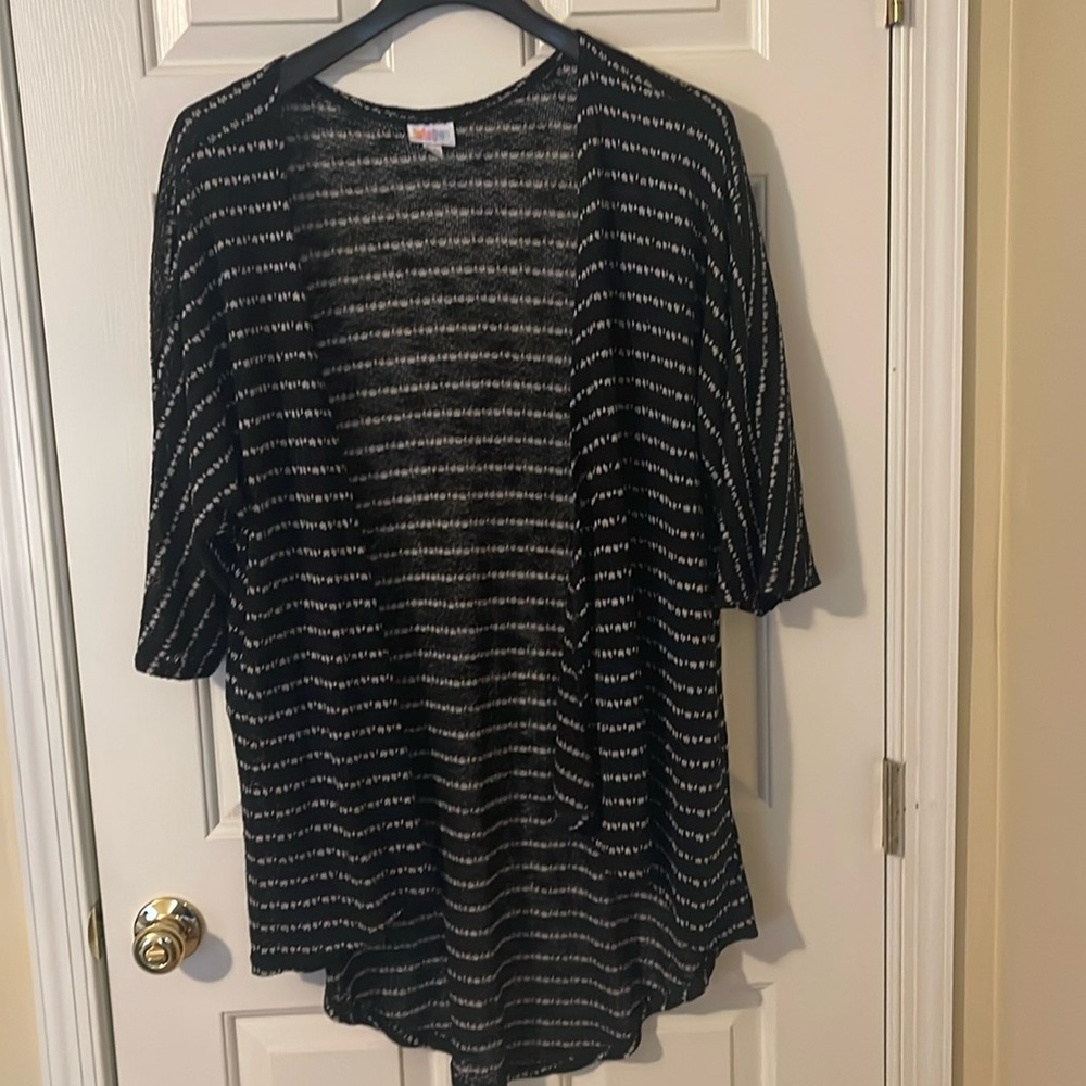 LuLaRoe Black with White Stripes Lindsey Kimono size Medium